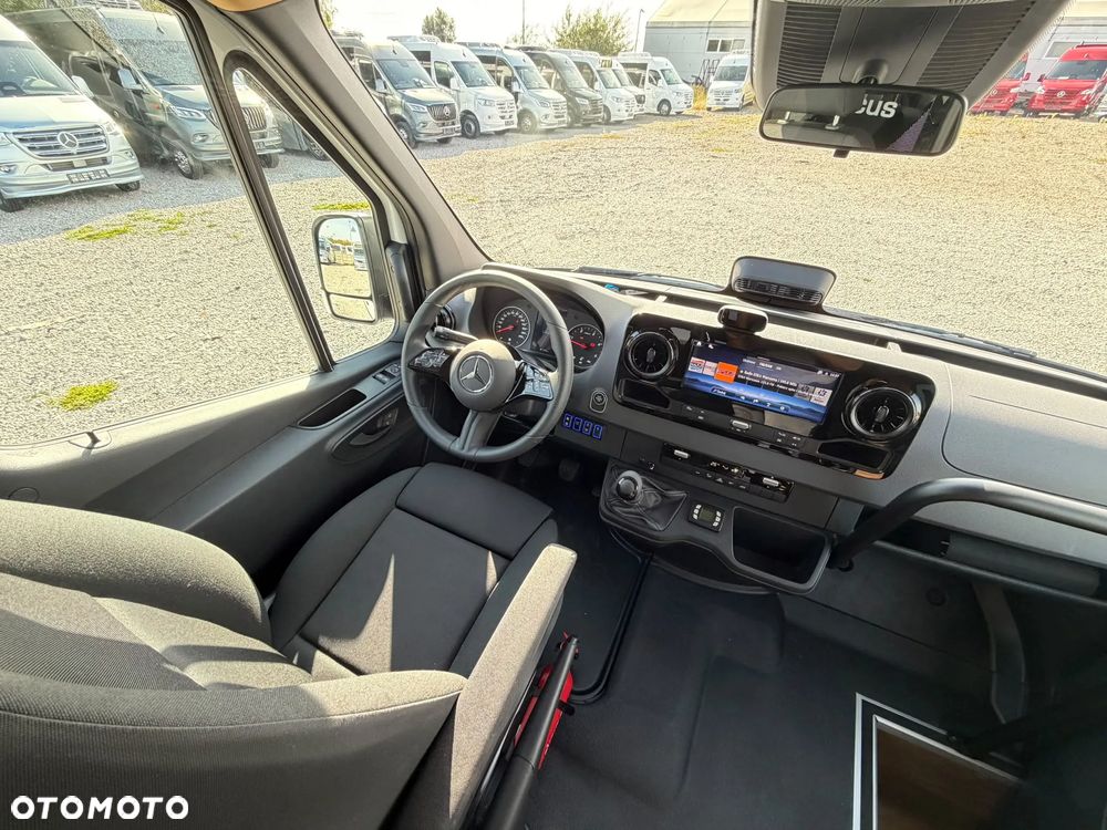 Mercedes-Benz Sprinter 517 - 25