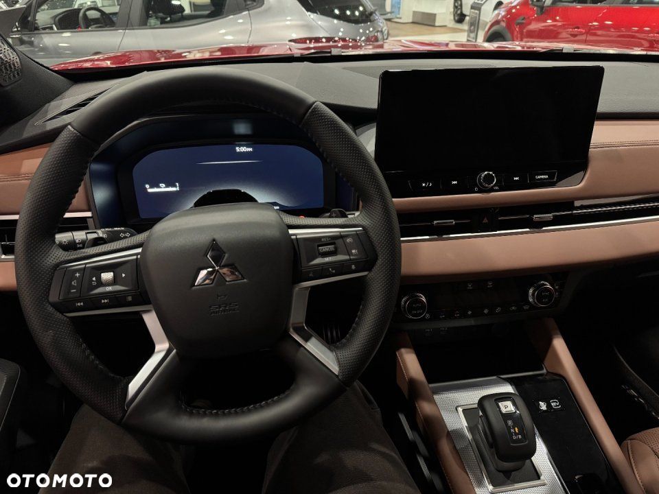 Mitsubishi Outlander - 11