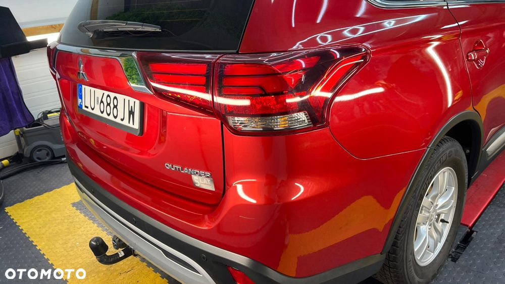 Mitsubishi Outlander 2.0 Invite + 2WD - 4