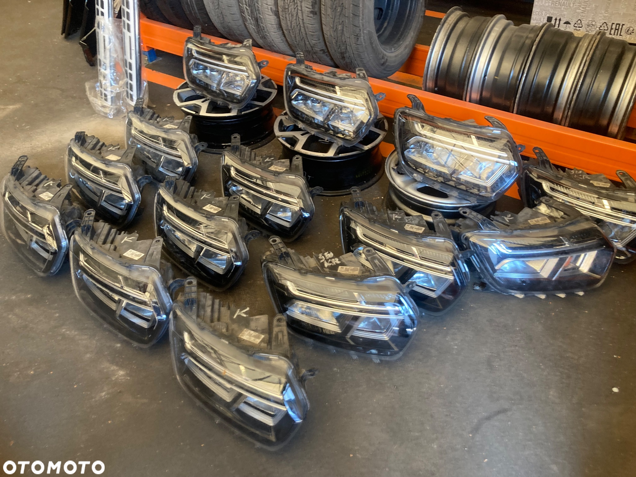 DACIA DUSTER 2 II lift LAMPA PRZEDNIA PRAWA REFLEKTOR PRAWY PRZÓD przedni 260101613R  260108550R Wwa - 2