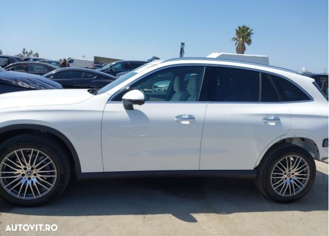 Mercedes-Benz GLC 300 4Matic 9G-TRONIC Avantgarde Advanced - 14