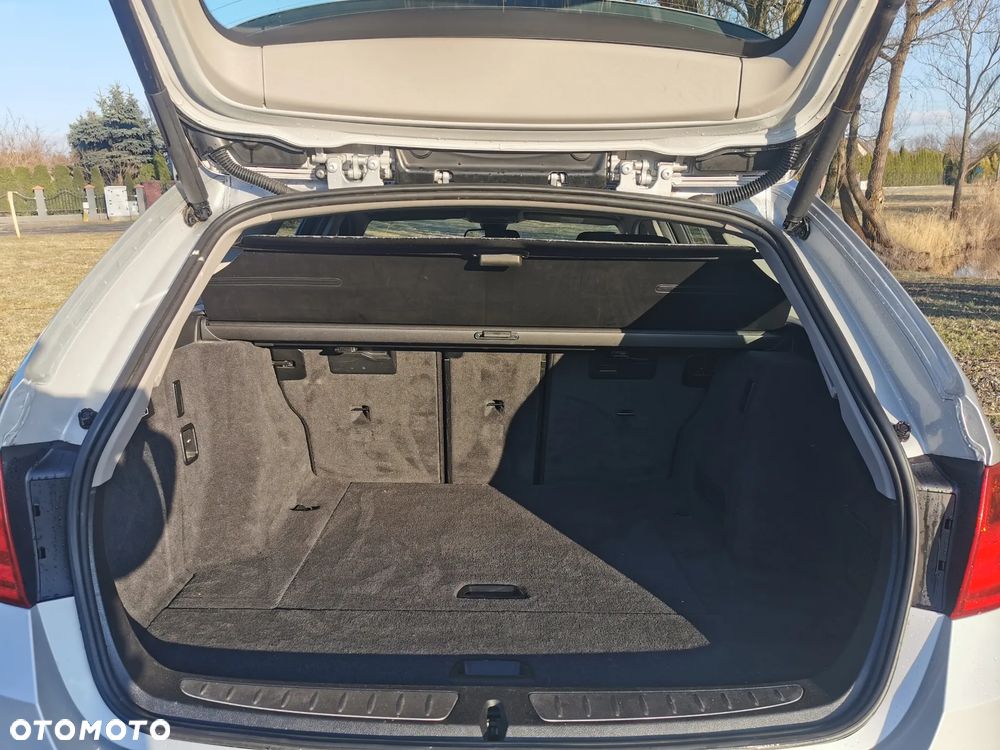BMW Seria 3 320d xDrive - 15