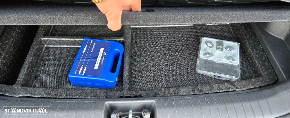 Hyundai Kauai EV 64 kWh Premium+LED - 17