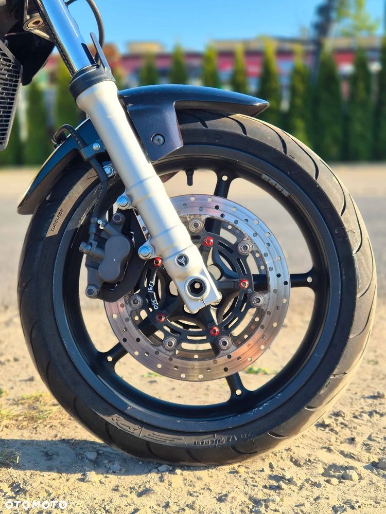 Yamaha MT - 24