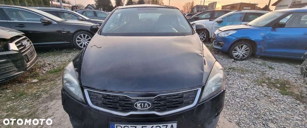 Kia Ceed - 11