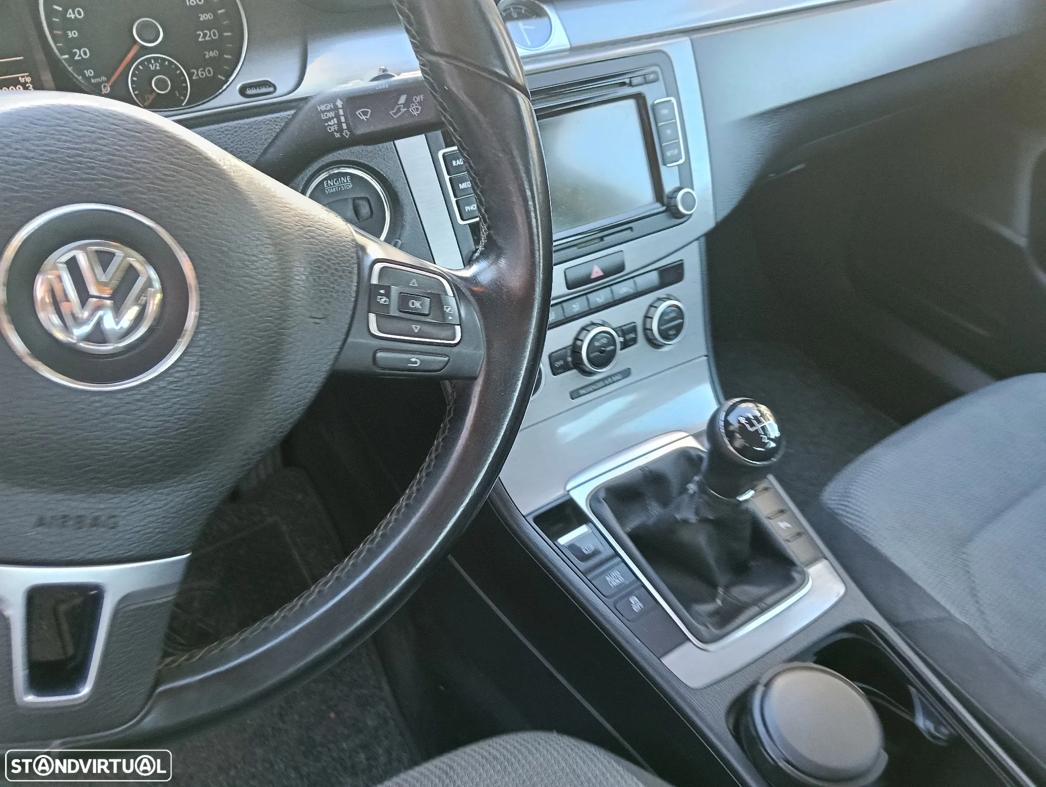 VW Passat 1.6 TDI BlueMotion - 12