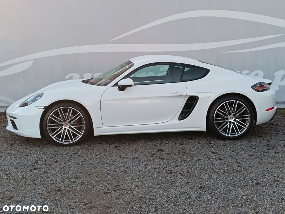 Porsche 718 Cayman - 17