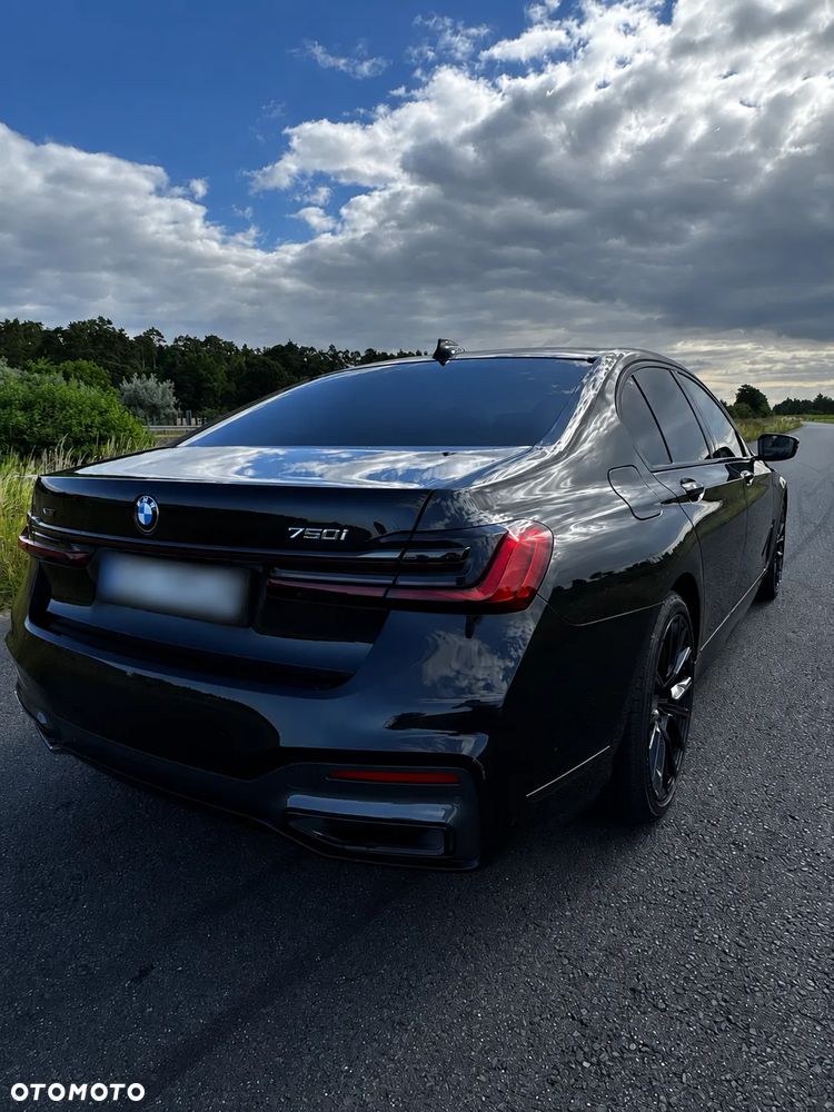 BMW Seria 7 750i xDrive - 2