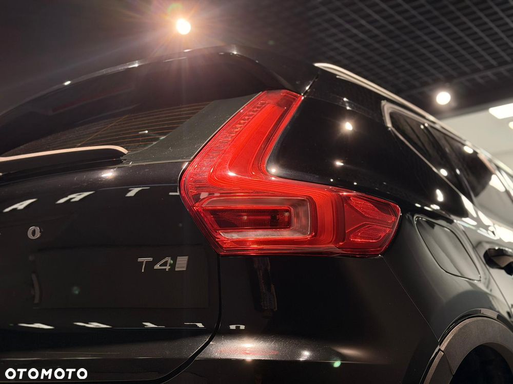 Volvo XC 40 T4 AWD Geartronic Momentum - 6