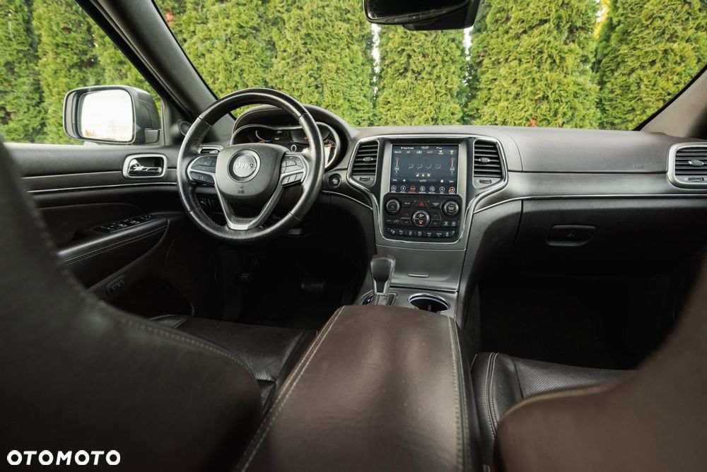 Jeep Grand Cherokee - 16