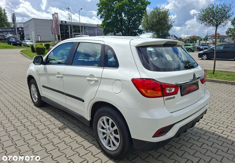 Mitsubishi ASX - 10