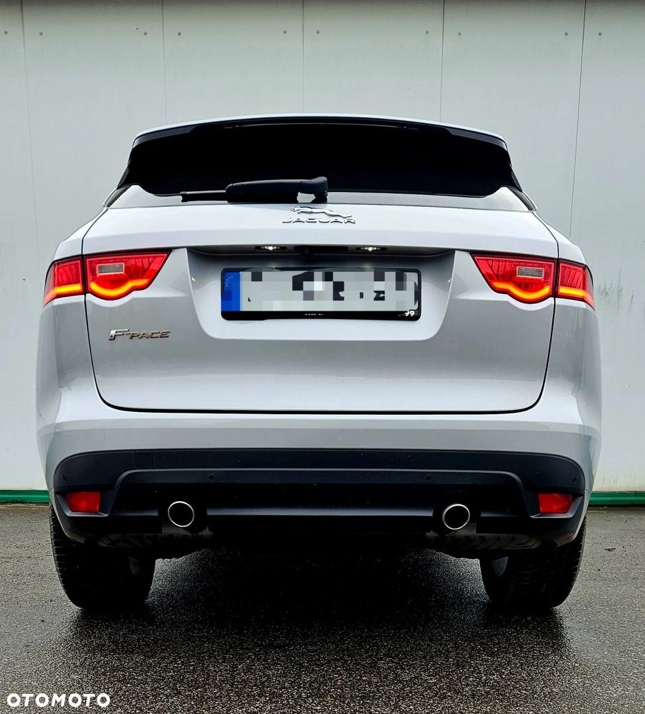 Jaguar F-Pace 2.0 i4D AWD R-Sport - 12