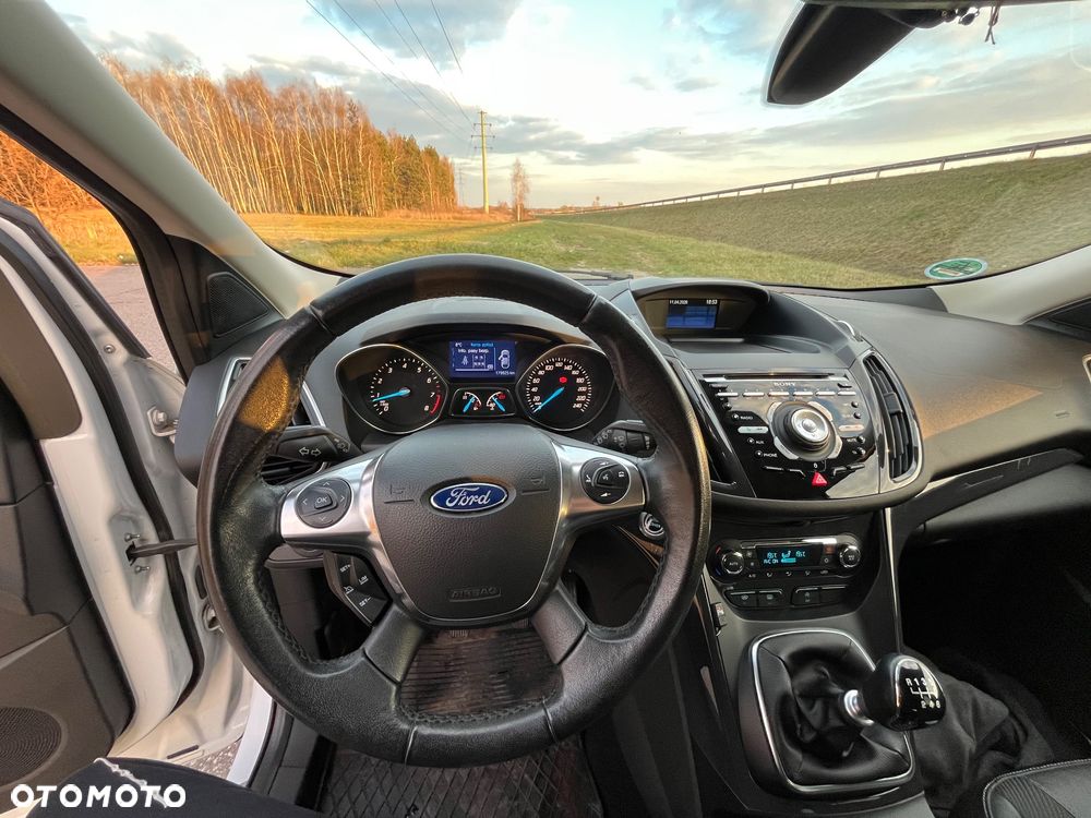 Ford Kuga 1.6 EcoBoost 2x4 Titanium - 11