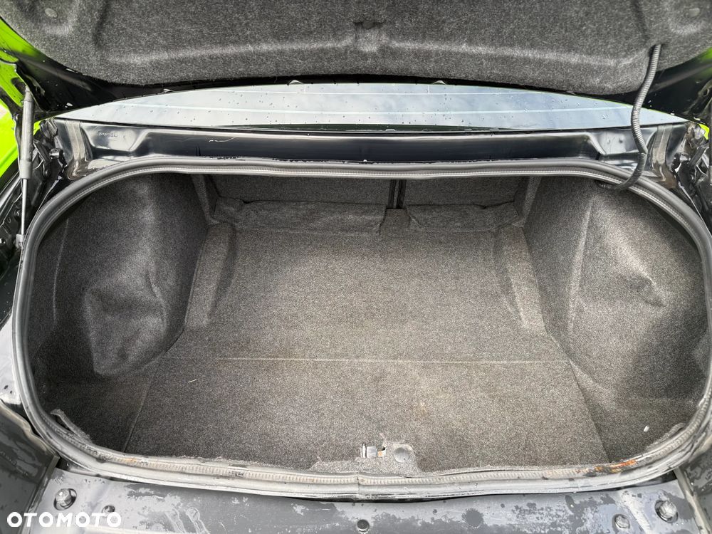 Dodge Challenger - 12