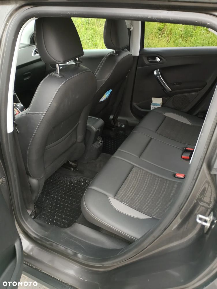 Peugeot 2008 - 9