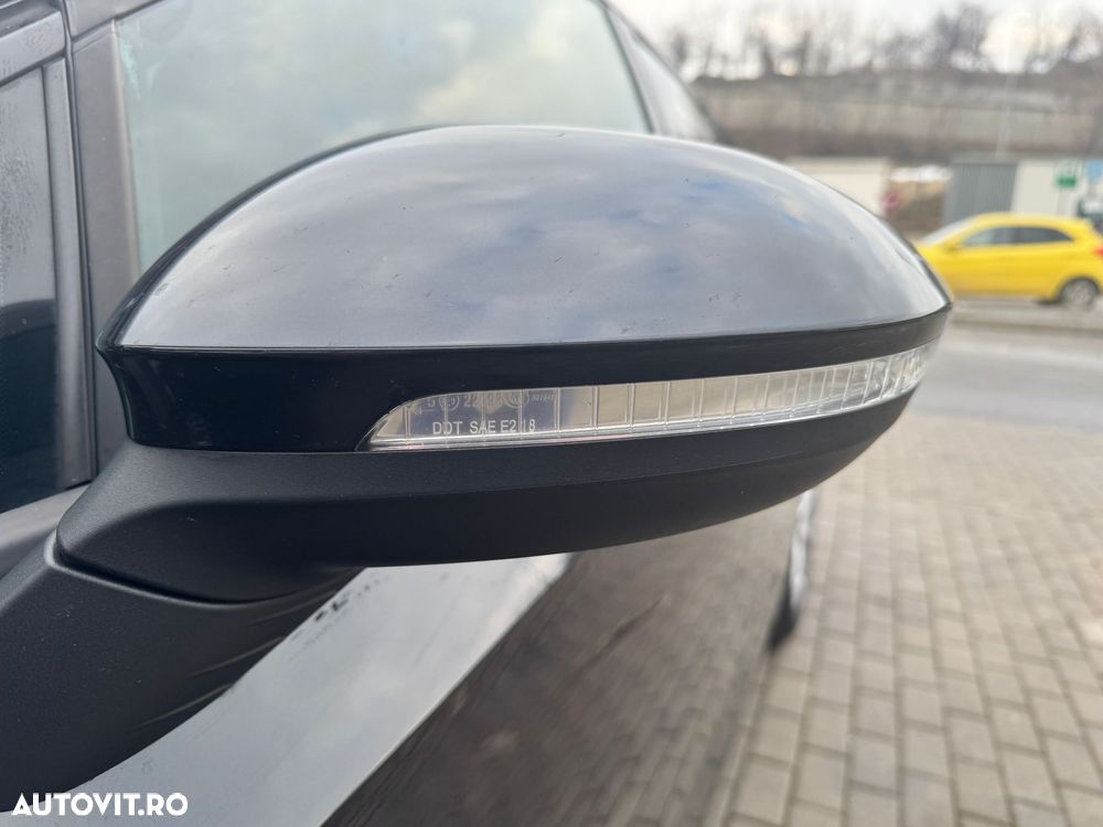 Volkswagen Golf 2.0 TDI SCR DSG Life - 19