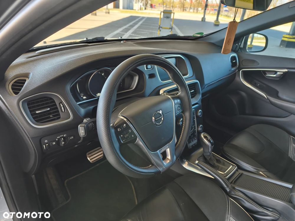Volvo V40 D3 Geartronic Summum - 19