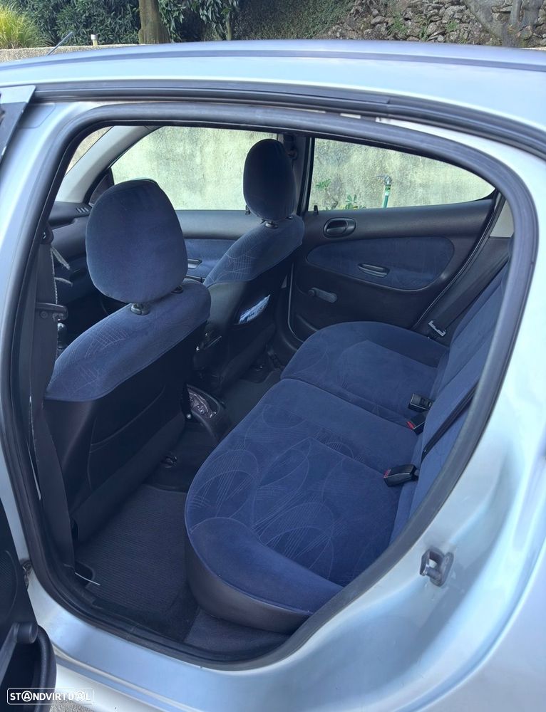 Peugeot 206 - 13