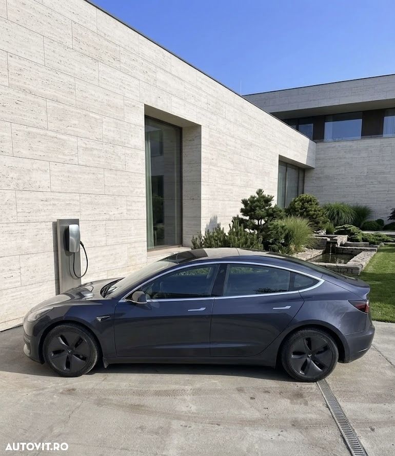 Tesla Model 3 - 2
