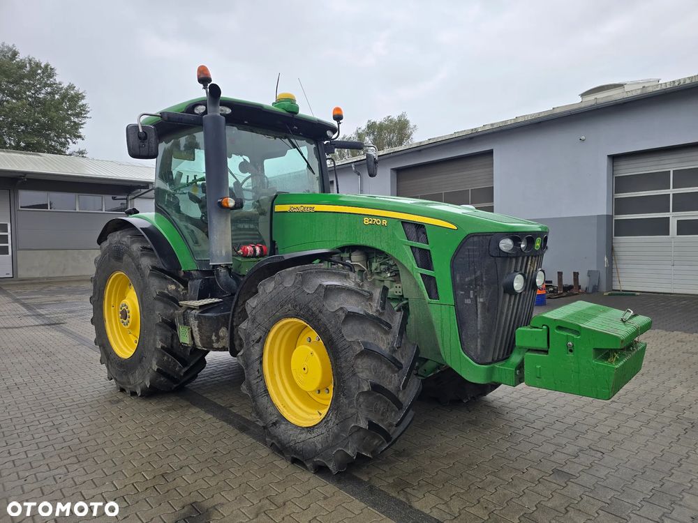 John Deere 8270R