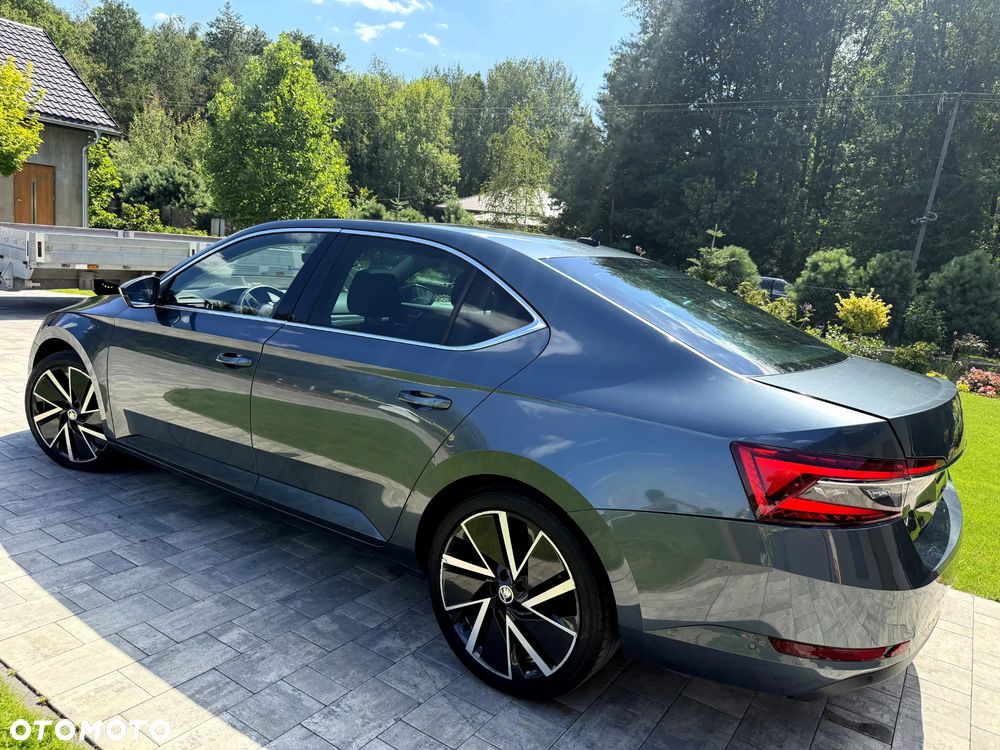 Skoda Superb 2.0 TDI SCR 4x4 Sportline DSG - 2