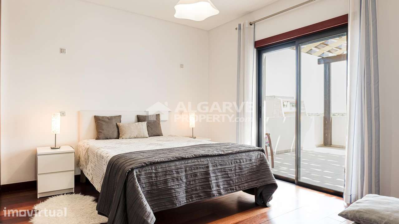 Excelente T2 no condomínio Vila Rosa Golf perto da Praia da Falésia e - Grande imagem: 4/33