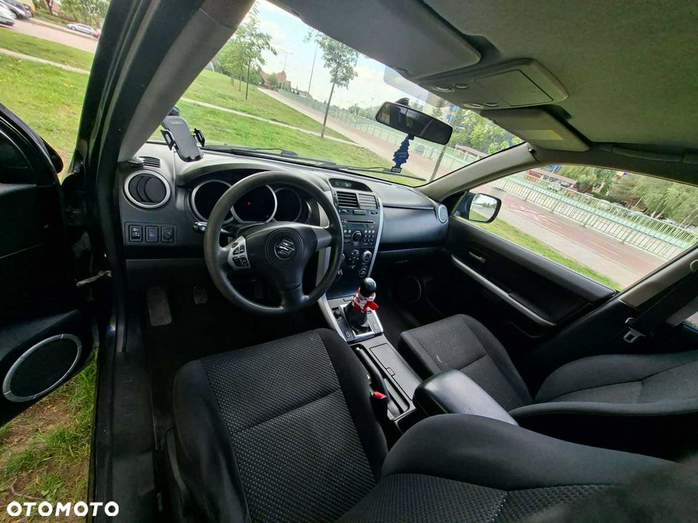 Suzuki Grand Vitara - 8