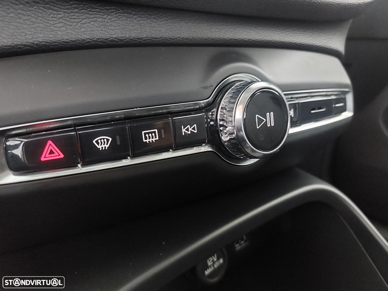 Volvo XC 40 1.5 T2 Momentum - 33