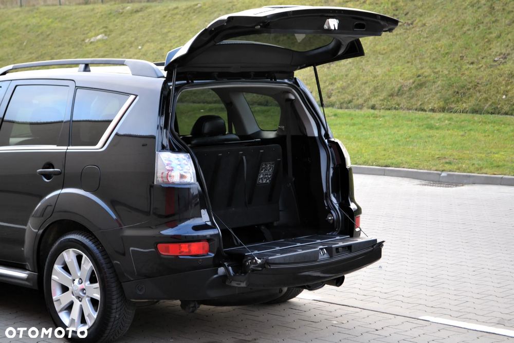 Mitsubishi Outlander 2.4 Intense + CVT - 34