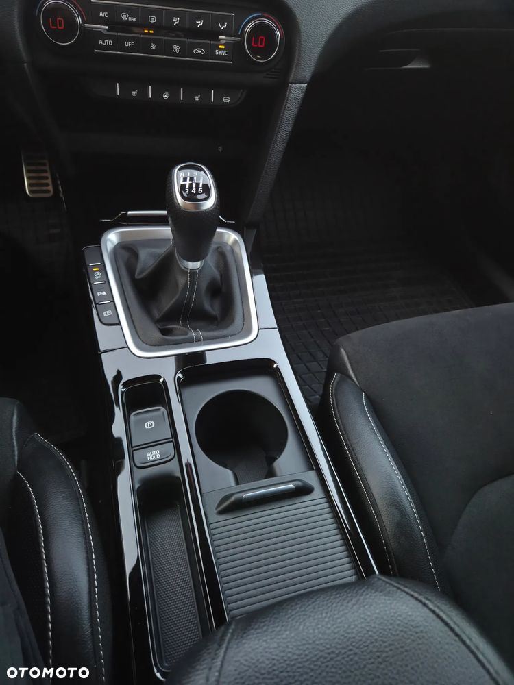 Kia ProCeed 1.5 T-GDI GT Line - 17