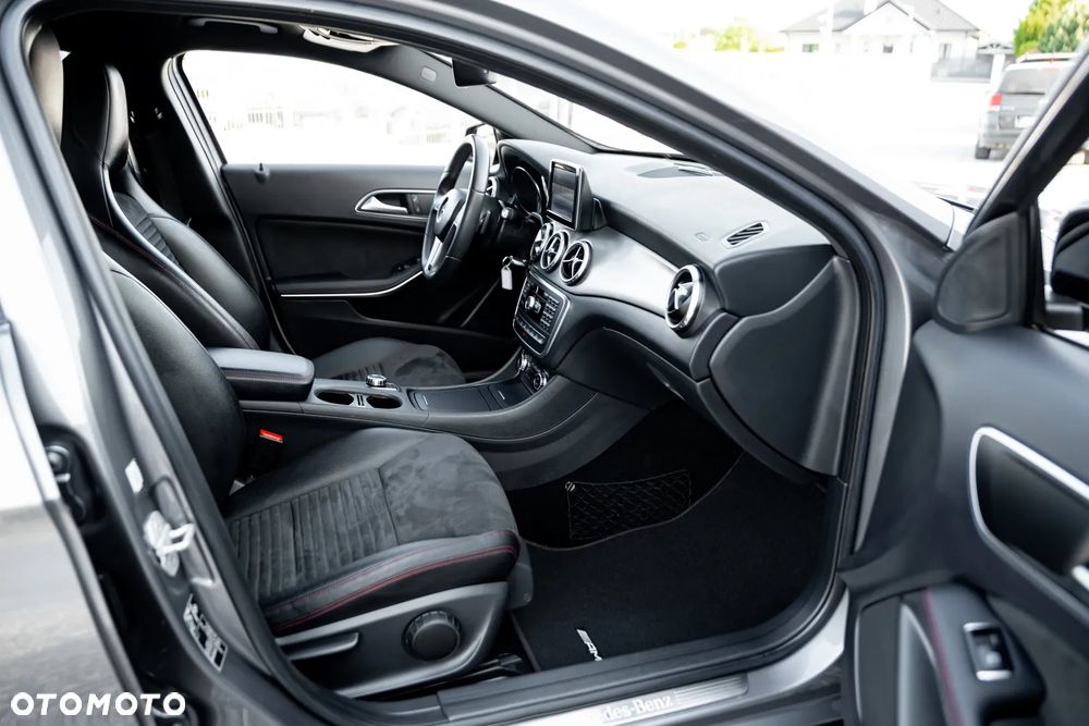 Mercedes-Benz GLA 250 4Matic 7G-DCT AMG Line - 26