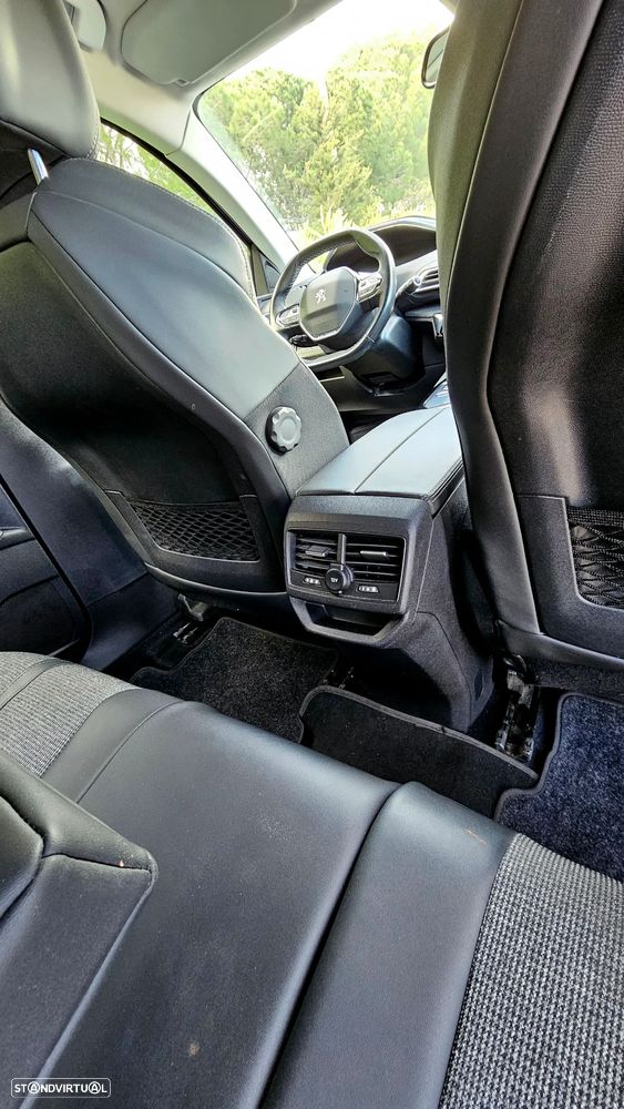 Peugeot 3008 BlueHDi 130 Stop & Start Allure - 26
