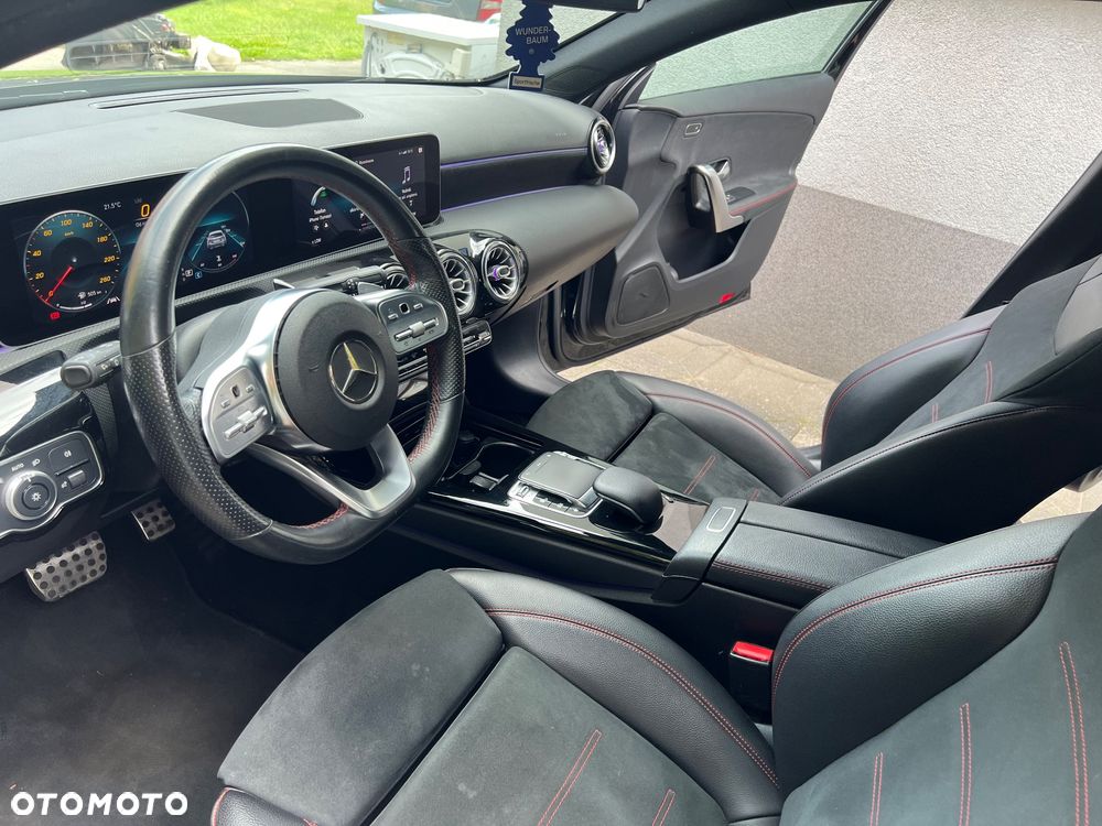Mercedes-Benz Klasa A 180 d AMG Line 7G-DCT - 24