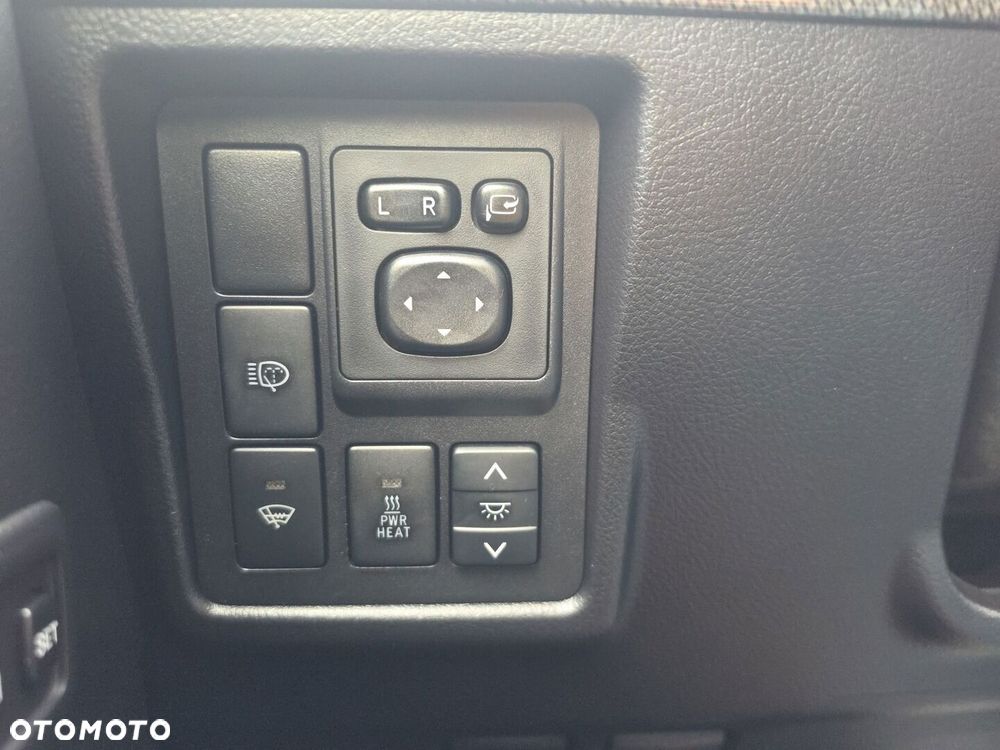 Toyota Land Cruiser - 19