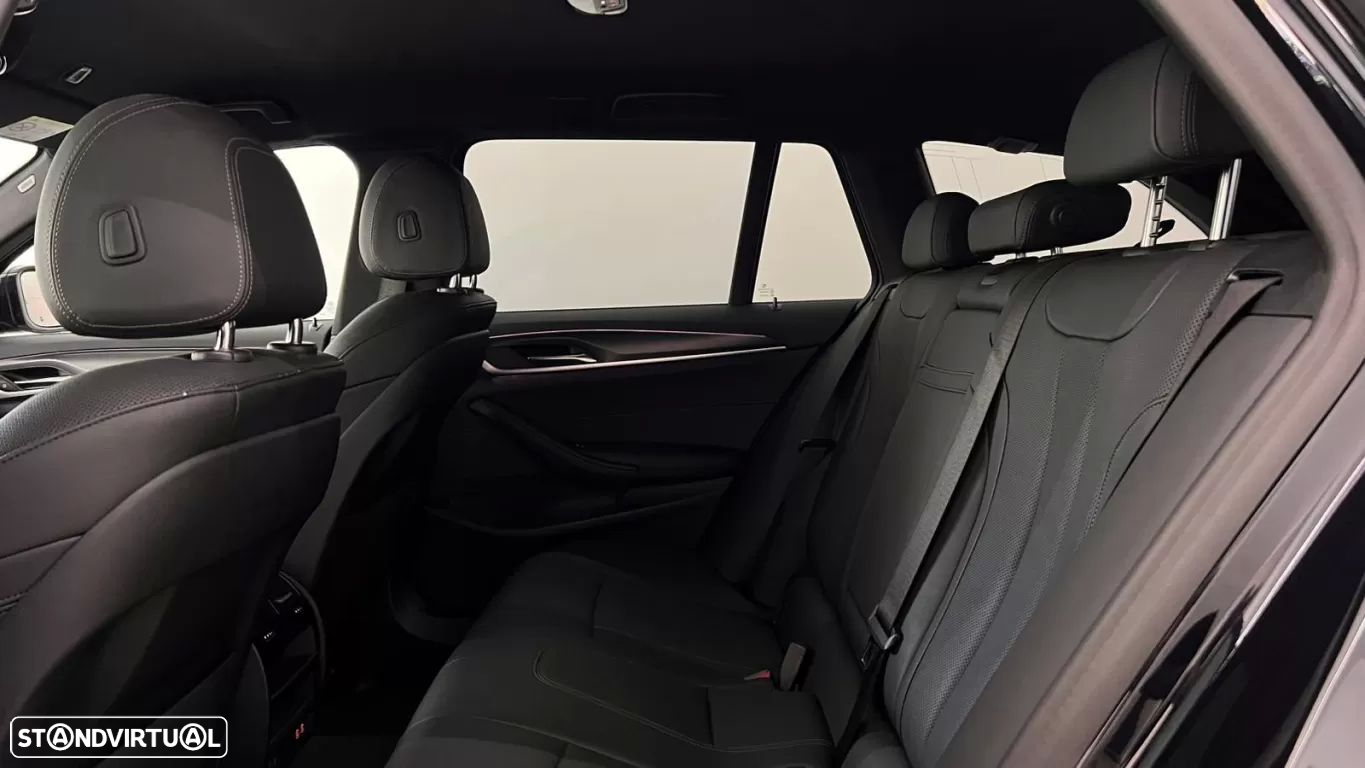 BMW 530 e Pack Desportivo M - 36