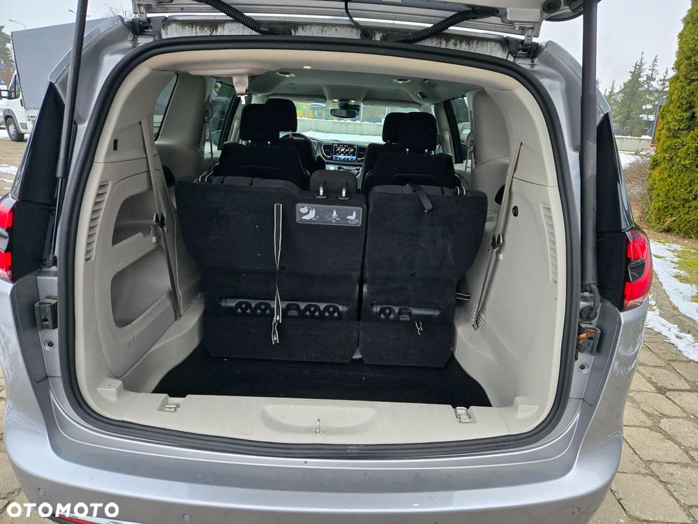 Chrysler Pacifica - 13