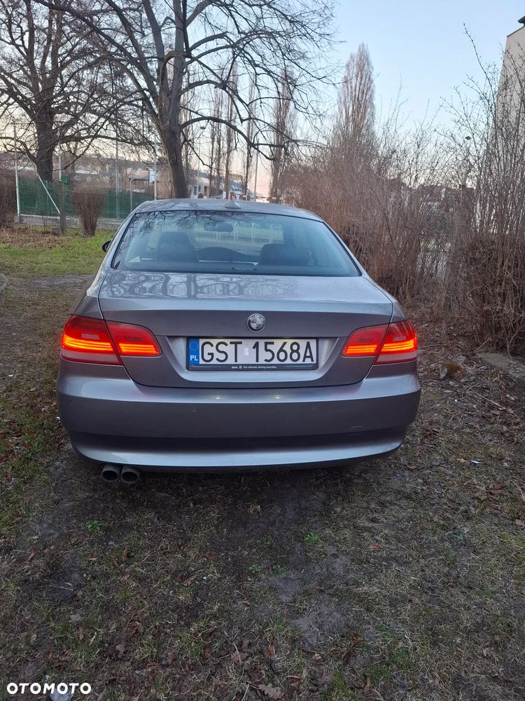 BMW Seria 3 325i - 3