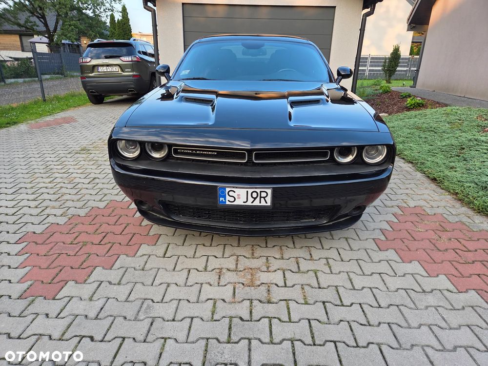Dodge Challenger - 8