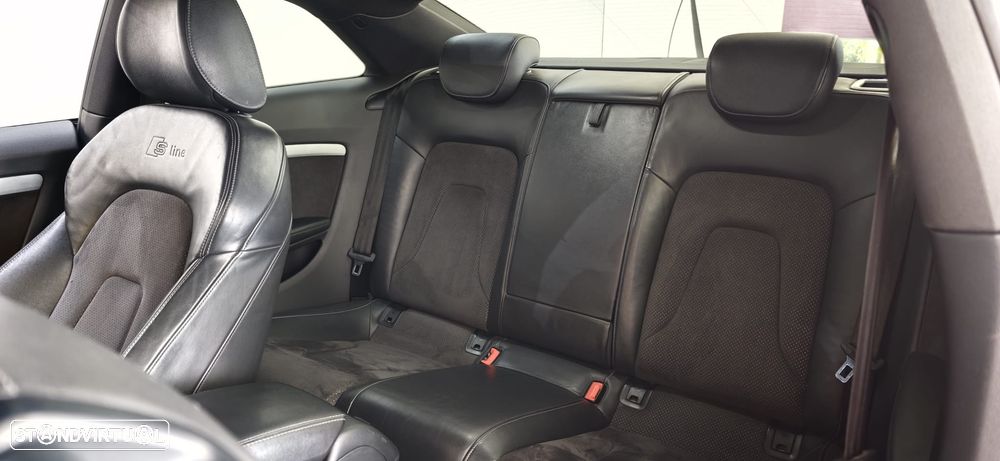 Audi A5 2.0 TDI Multitronic S-line - 32