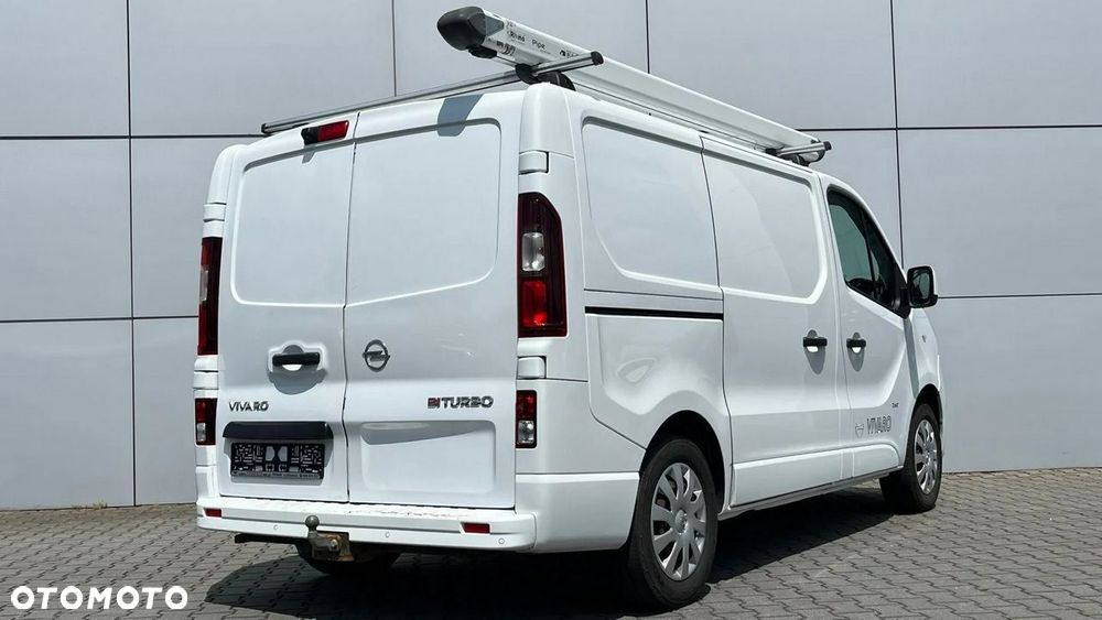 Opel Vivaro - 10