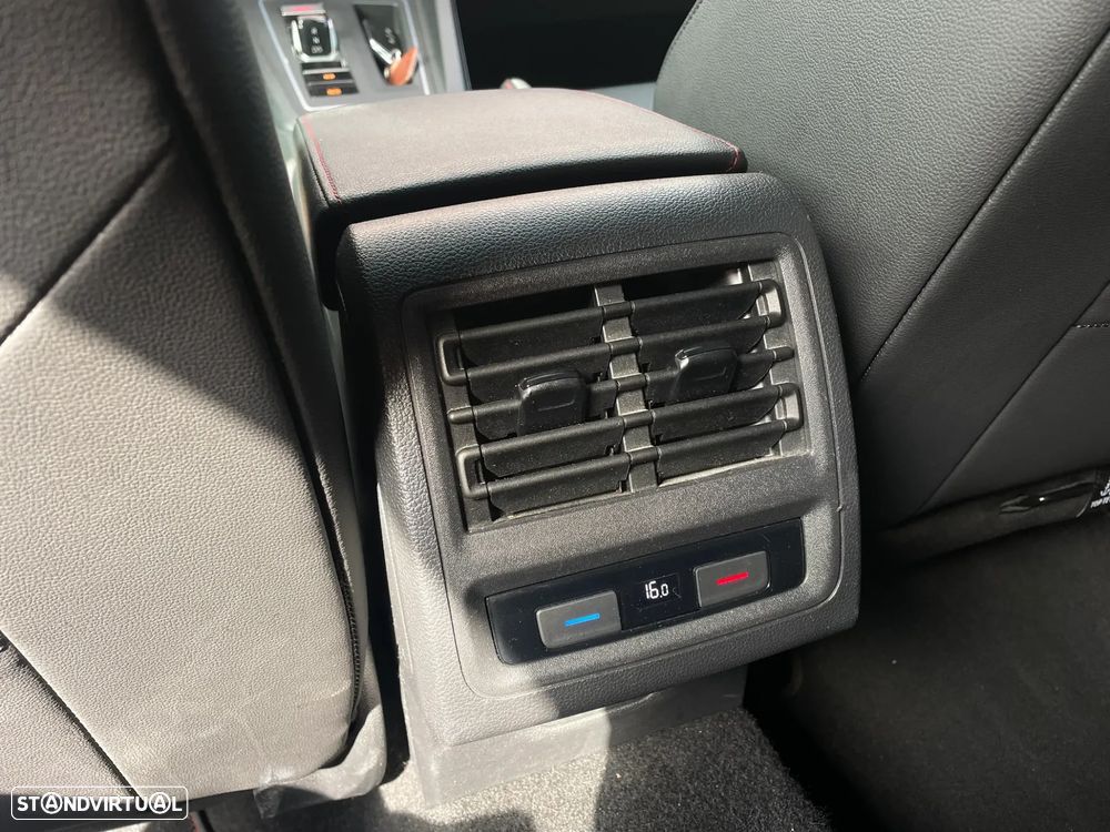 VW Golf Variant R 2.0 TSI OPF 4Motion DSG - 27