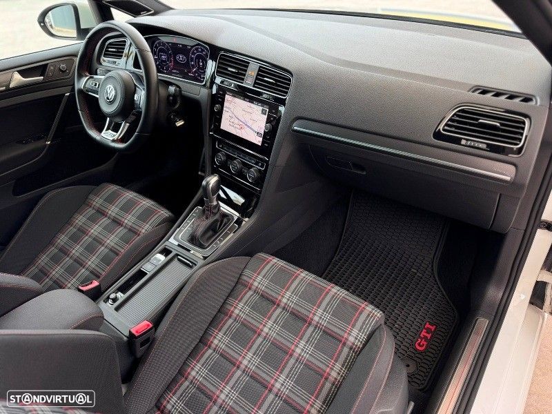 VW Golf 2.0 TSI GTI DSG Performance - 48