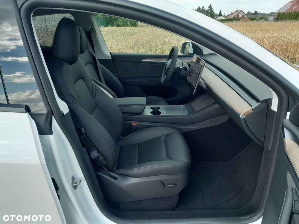 Tesla Model Y Standard - 10