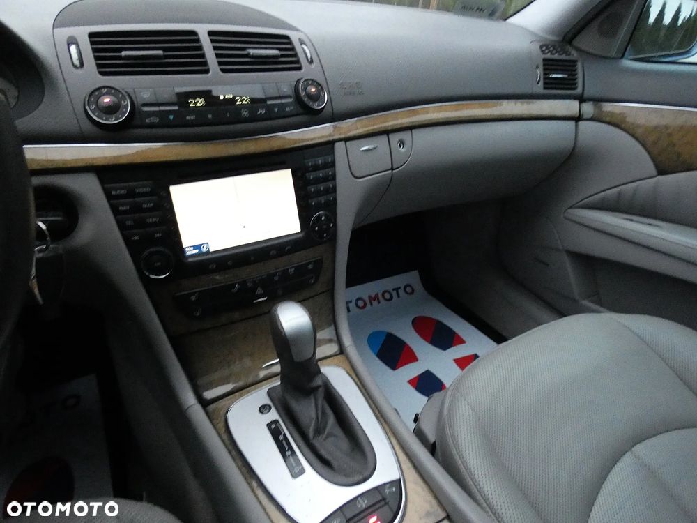 Mercedes-Benz Klasa E 320 T Avantgarde - 26