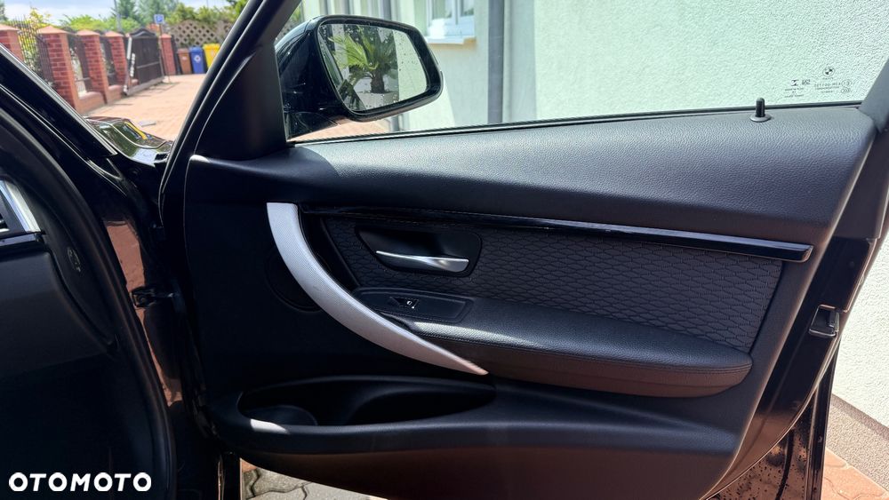 BMW Seria 3 318d Edition M Sport Shadow - 9