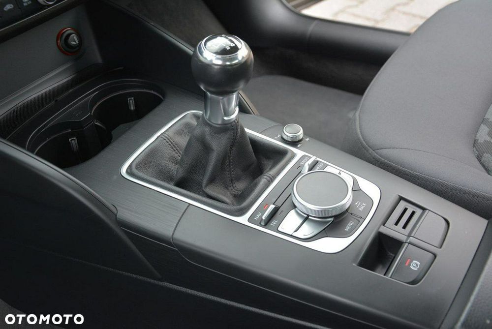 Audi A3 3-drzwiowe 1.6 TDI Ambiente - 25