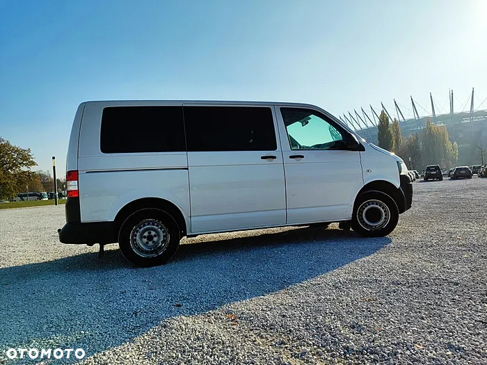 Volkswagen Caravelle - 14