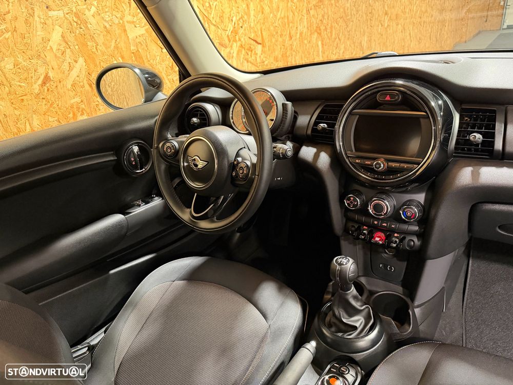 MINI 3 Portas One D - 22