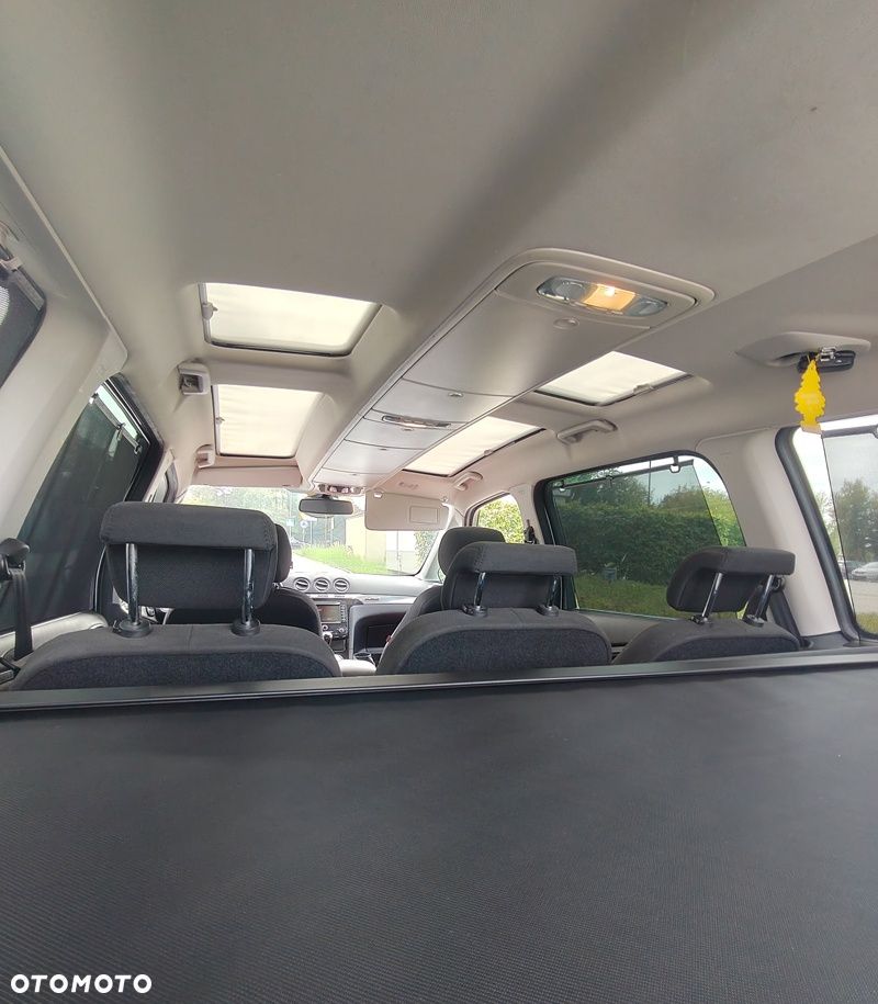 Ford Galaxy - 15