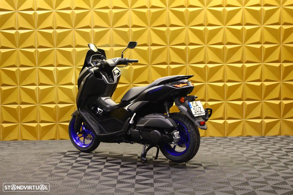 Yamaha NMAX Black Edition - 11